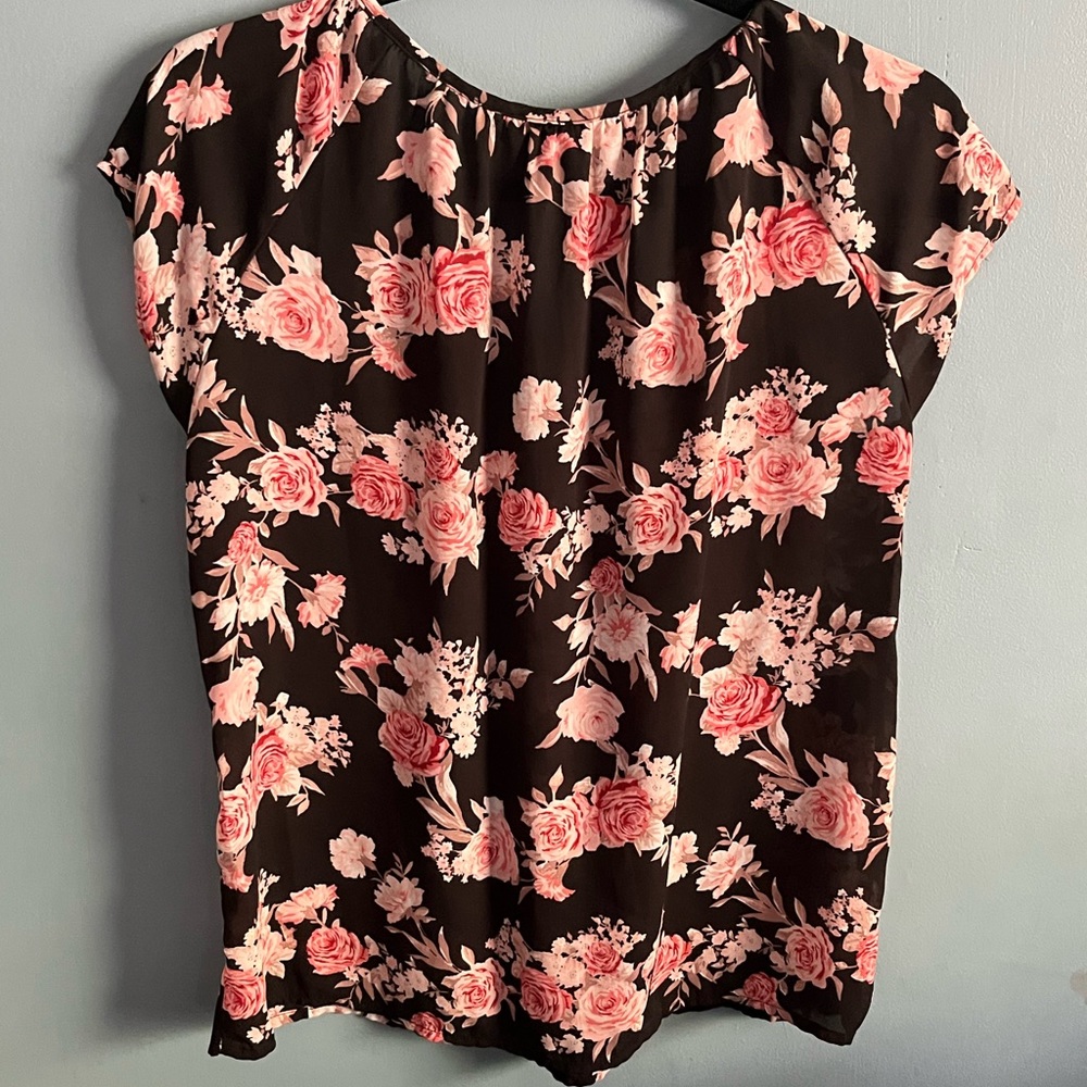 SELLING FOREVER 21 TOP FOR WOMEN SIZE SMALL COLOR FLORAL - Picture 3 of 13